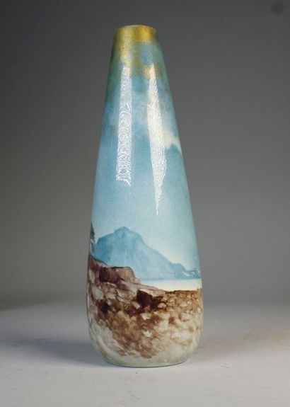 Clément MASSIER (1844 - 1917) Vase paysage de bord de mer en grès émaillé polychrome.
Signé...