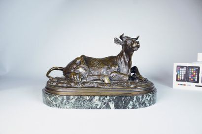 Christophe FRATIN (1801-1864) Vache couchée.
Epreuve en bronze à patine brun clair...