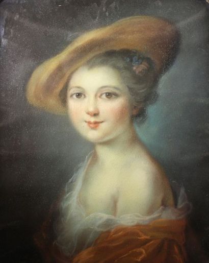 École Française du XIXe siècle Jeune fille au chapeau.
Pastel dans le goût du XVIIIe.
47...