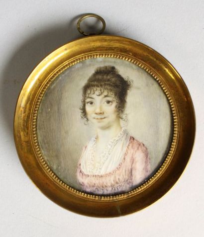 École du XIXe siècle Portrait de femme à la robe rose.
Miniature
D: 6,1 cm