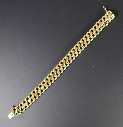 null Bracelet souple en or jaune 18K (750°/°°) à maillons polis ou amatis.
Long.:...