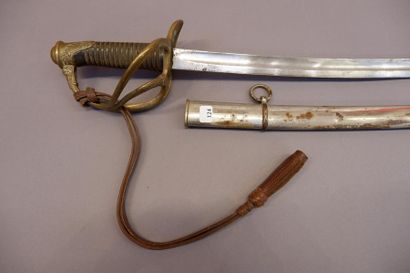 null Sabre d’officier de cavalerie légère modèle 1822-83. Poignée en corne avec filigrane....