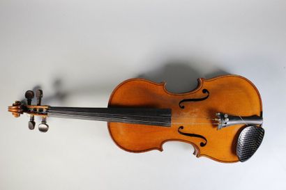 null Violon MIRECOURT. XXe siècle. Etiq. Pandolfi. Assez bon état. L : 359 mm