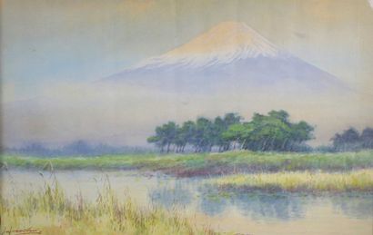 Ecole japonaise fin XIXe - début XXe siècle Vue du mont Kuyi.
Aquarelle signée en...