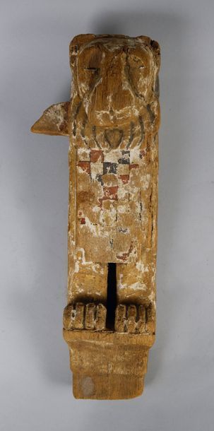 null Pied de lit funéraire en bois polychromé et sculpté d'une tête de lion.
Egypte,...