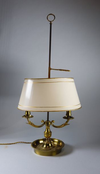 null Lampe bouillote à deux bras de lumière feuillagés en bronze ciselé et doré,...