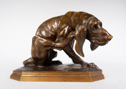 null Fulbert-Pierre LARREGIEU (?-1886)
Chien se grattant l'oreille.
Epreuve en bronze...