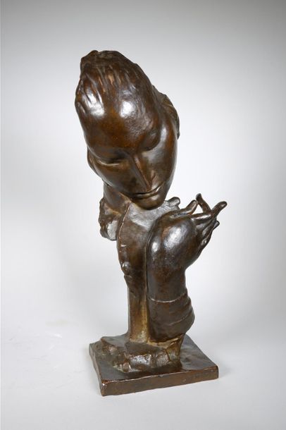 null Ivan MESTROVIC (1883-1962)
La joueuse de luth, vers 1920. 
Rare épreuve en bronze...