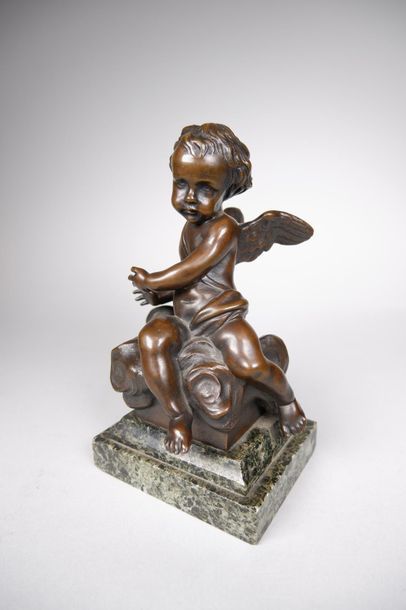 null Ecole française du XIXe siècle
Petit amour. 
Epreuve en bronze à patine brun...