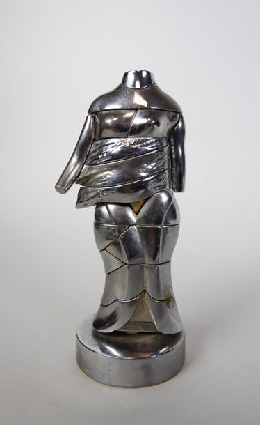 null Miguel BERROCAL (1933-2006)
Mini Cariatide.
Sculpture en métal chromé signée...
