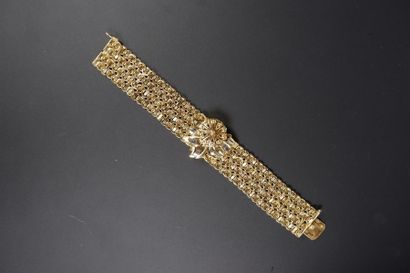 null Large bracelet en ors jaune et gris 18K (750°/°°) appliqué d'un motif floral...