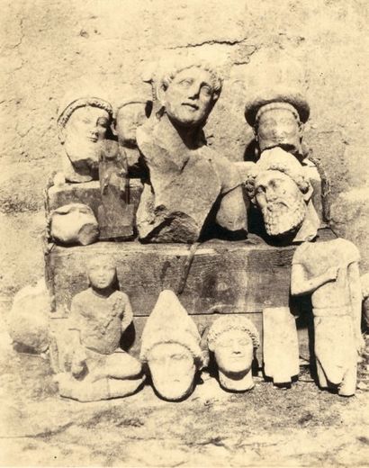 Sosthène GRASSET d'ORCET (Aurillac 1828-Cusset 1900) Arrangement de statues antiques...