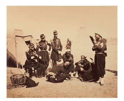 Gustave LE GRAY (Villiers-le-Bel 1820-Le Caire 1884) Zouaves de la Garde Impériale...