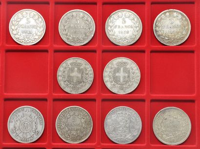 null Lot de piéces en argent comprenant:
- 4 pièces de 5 francs argent Louis Philippe...