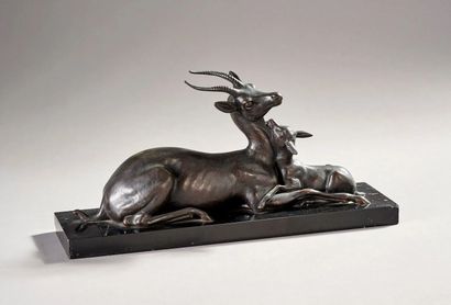 null Louis-Albert CARVIN (1860-1951)
"Antilope et son petit"
Sculpture en bronze...