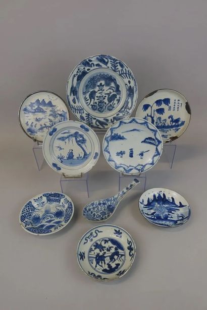 null Lot de céramiques chinoises comprenant :
- Chine, époque Wanli, XVIème/XVIIème...