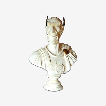 null UDERZO
« Astérix, le grand buste de César »
Sculpture en résine monochrome blanc...