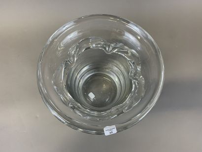 null DAUM
Seau à champagne en cristal transparent.
Signé à la roue.
23 x 27 cm