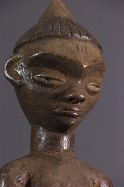 null Pende statuette from Kasai, DRC
Female figure sculpted in a naturalistic style,...