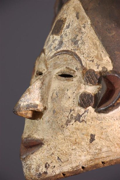 null Igbo Heaume mask, Nigeria
This African Igbo mask, called Ikorodo in the Nsukka...