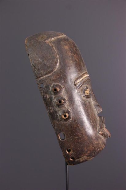 null Kongo mask, DRC
This African mask was used by the nganga, the priest-devin....