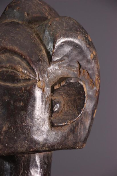 null Female Songye figure, DRC
Rare African feminine Songye fetish statue, with protective...