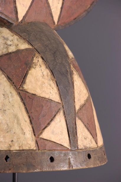 null Mossi crest mask, Burkina Faso
This heavy mask, decorated with two-tone triangular...