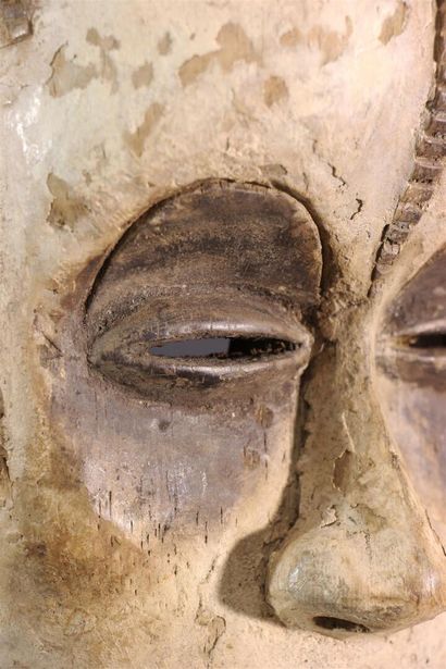 null Idoma Okua mask, Nigeria
Naturalism for this Nigerian mask associated with funeral...