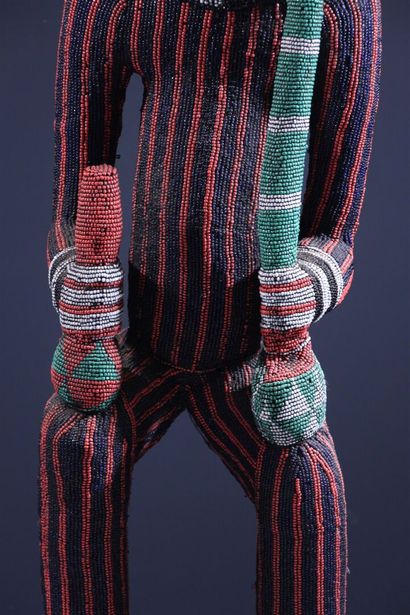 null Large Bamileke beaded statue, Cameroon
This imposing and exceptional beaded...