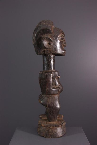 null Female Songye figure, DRC
Rare African feminine Songye fetish statue, with protective...