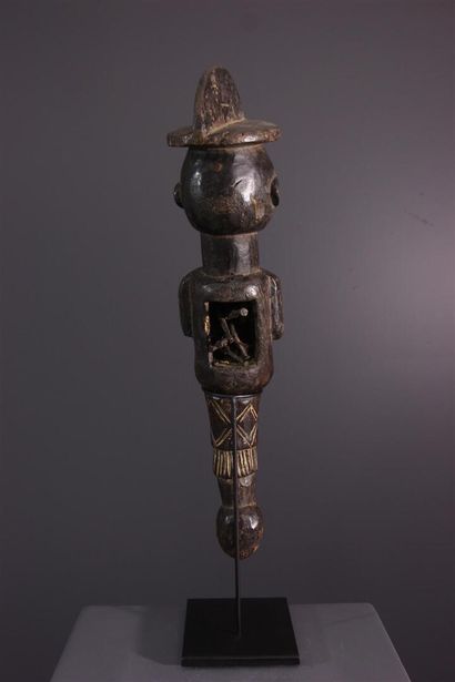 null Téké fetish scepter, DRC
This fetish with a dorsal orifice from which long nails...