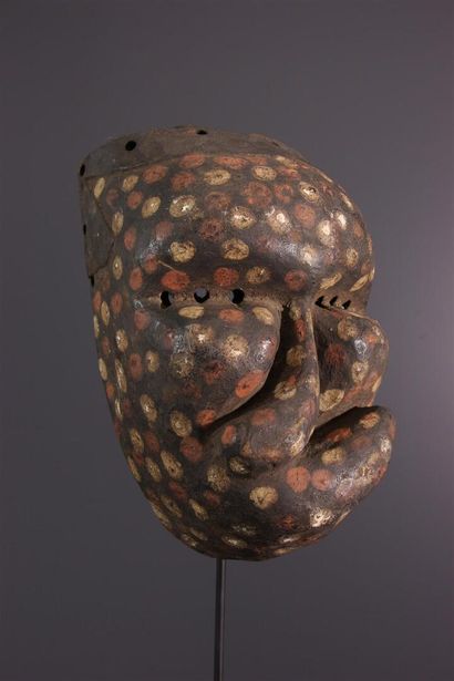 null Kuba / Ngeende mask, DRC ex Zaire
Deformity in African art
Bulbous forehead...