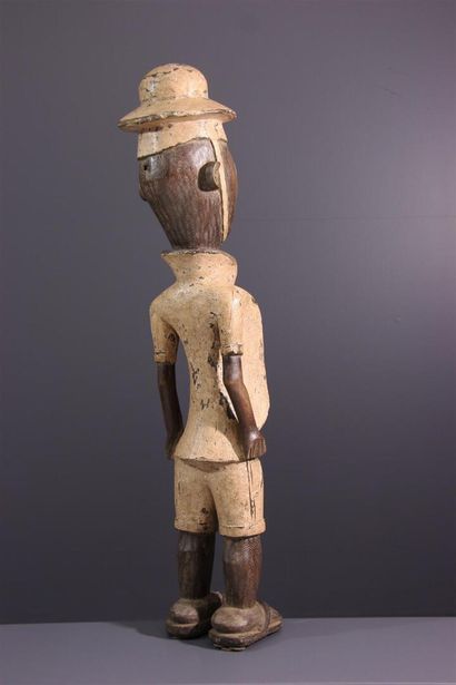 null Kongo "colon" statue, DRC
Male figure sculpted in a naturalistic style, shown...