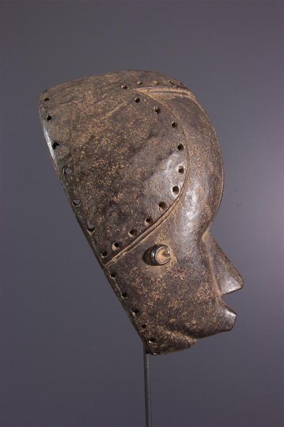 null Gouro Zaouli mask, Ivory Coast
The forehead occupies three-quarters of the upper...