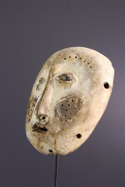 null Lega mask, DRC
Very slightly convex, this African Lega mask adopts the main...
