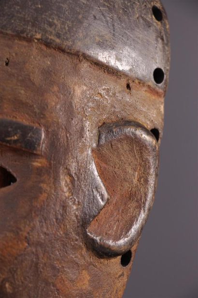 null Kongo Yombe mask, DRC
African Yombe masks were used by the diviner nganga diphoba...