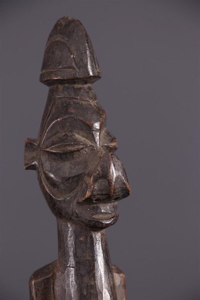 null Yaka Yiteke lineage statue, DRC ex-Zaire
This type of African statue providing...