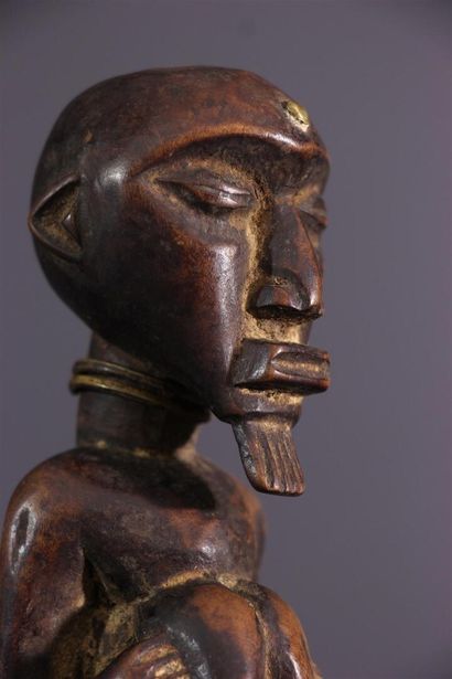 null Suku fetish statuette, DRC ex Zaire
This small, androgynous statuette features...