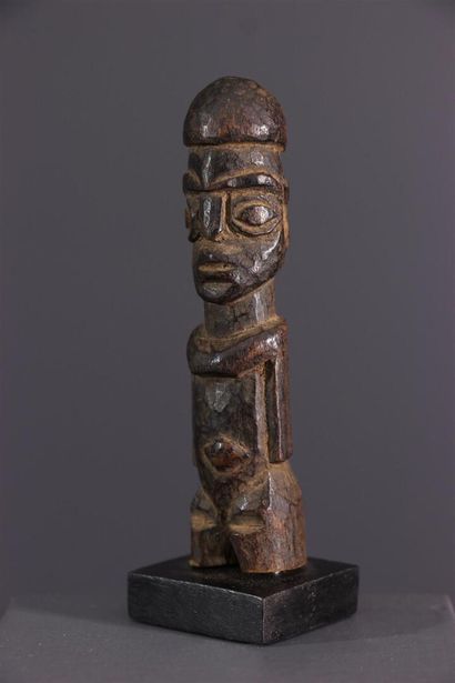 null Yaka talisman, DRC
Carved miniature used as a talisman to protect the Yaka from...