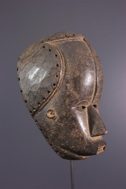 null Gouro Zaouli mask, Ivory Coast
The forehead occupies three-quarters of the upper...