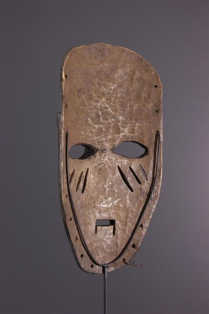 null Large Yelan mask DRC
This flat African mask is Yela-inspired, based on the characteristic...