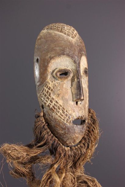 null Lega Iginga mask, DRC ex-Zaire
Shallow, stretched surface with heart-shaped...