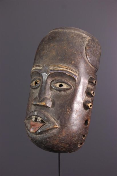 null Kongo mask, DRC
This African mask was used by the nganga, the priest-devin....