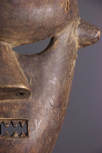 null Salampasu Kasangu mask, DRC 
An African ceremonial mask linked to warrior society...