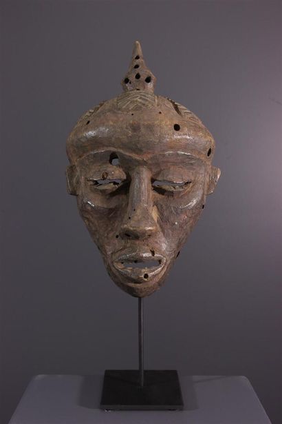 null Pende Mbuya mask, DRC
African initiation mask, Mbuya, featuring large, protruding...