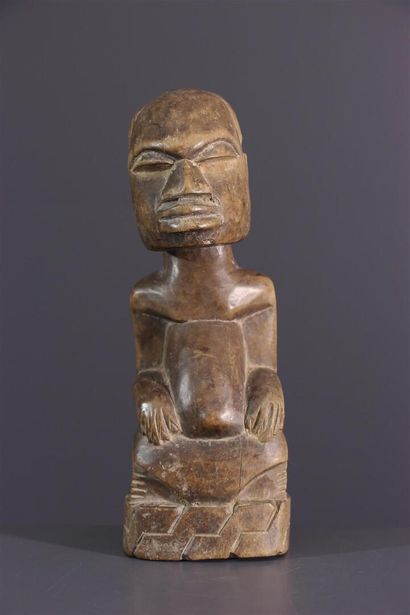 null Kuba/Bakongo statuette, DRC Embodiment of the king in African sculpture. Of...