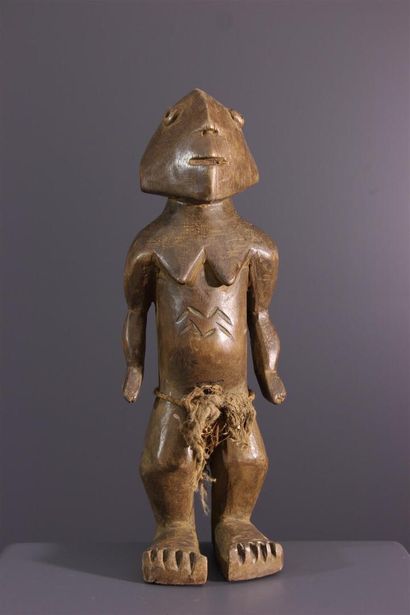 null Ngbandi statue, DRC
Geometric appearance for an African statue suggesting a...