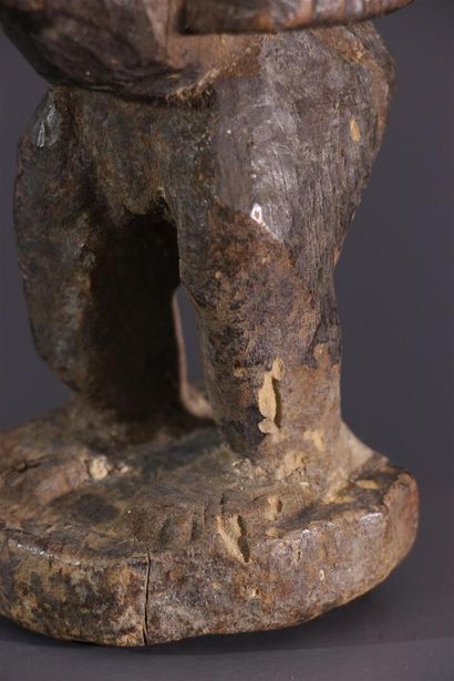 null Songye fetish statue, DRC
Devoid of accessories, this Nkisi fetish, nkishi (pl....