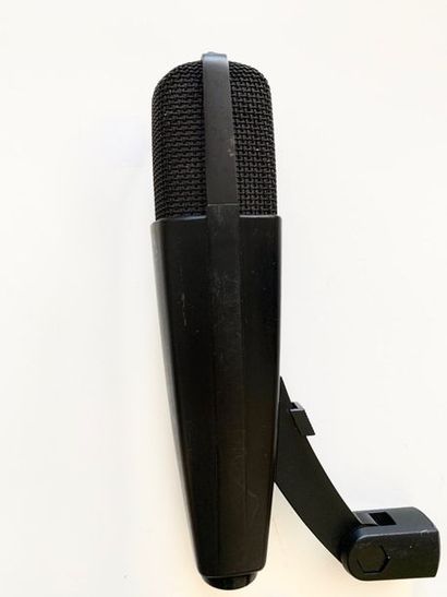 null SENNHEISER - Micro MD 521
L'état visuel du micro est à apprécier au moment de...