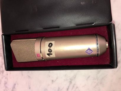 null NEUMANN - Micro U 77 AI 
L'état visuel du micro est à apprécier au moment de...